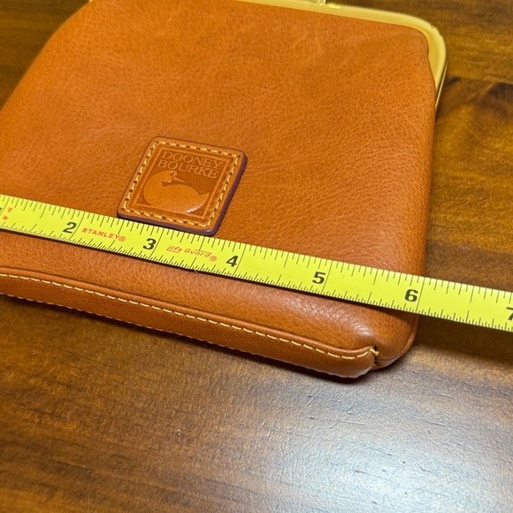 Dooney & Bourke EUC Florentine Kiss lock Wallet/Purse - Picture 8 of 9